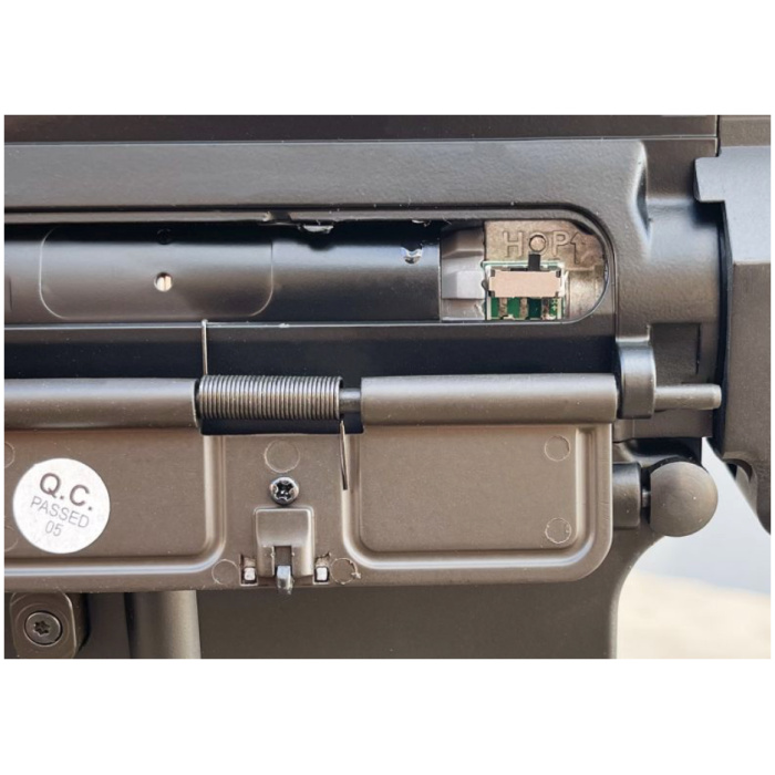 CYMA Platinum M4 10.5 M-LOK AEG (with Built-In Mosfet & Tracer Hop-Up - Black - CM.006R-10.5) - Image 5