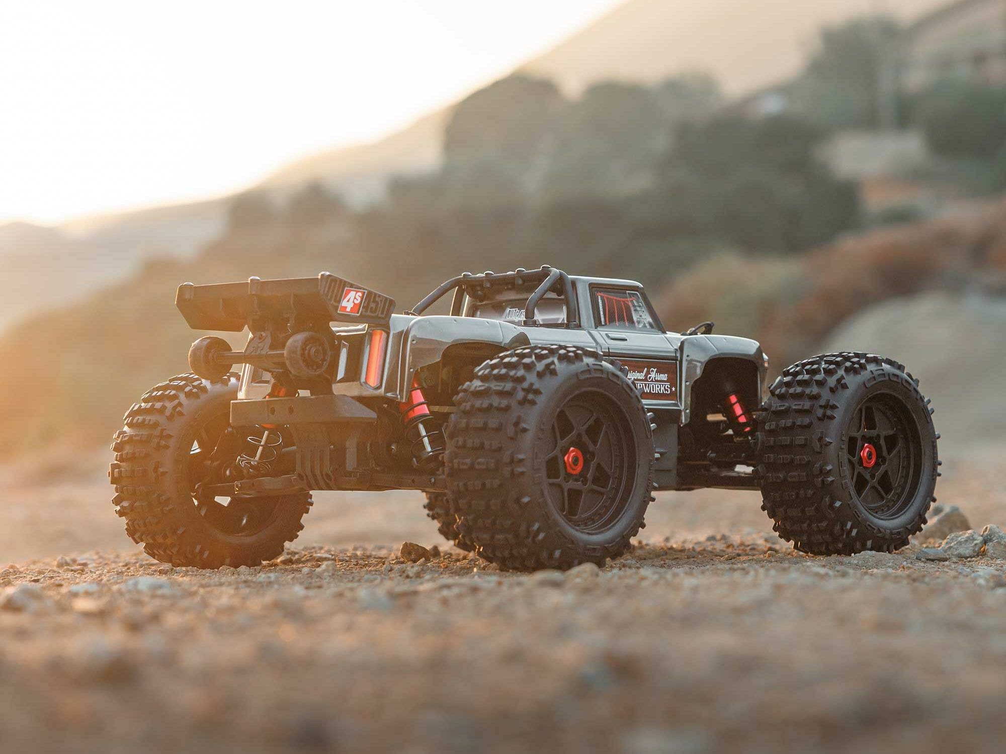 gun metal 1/10 OUTCAST 4S 4X4 BLX Stunt MT (with Centre Diff) - Image 13