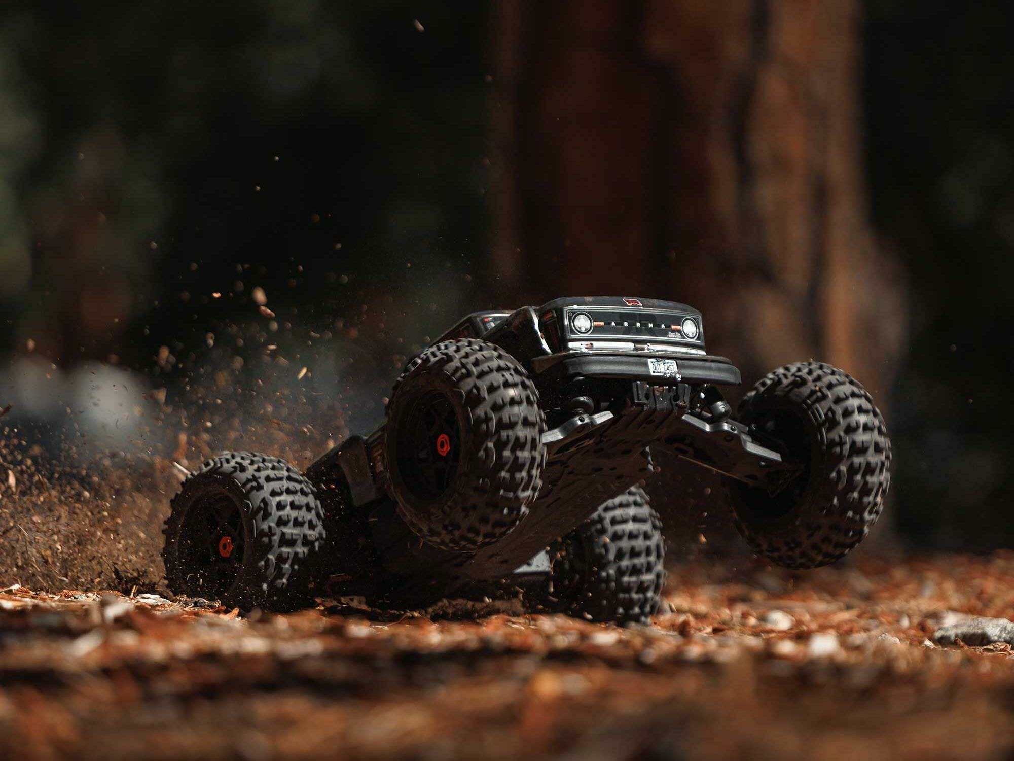 gun metal 1/10 OUTCAST 4S 4X4 BLX Stunt MT (with Centre Diff) - Image 21