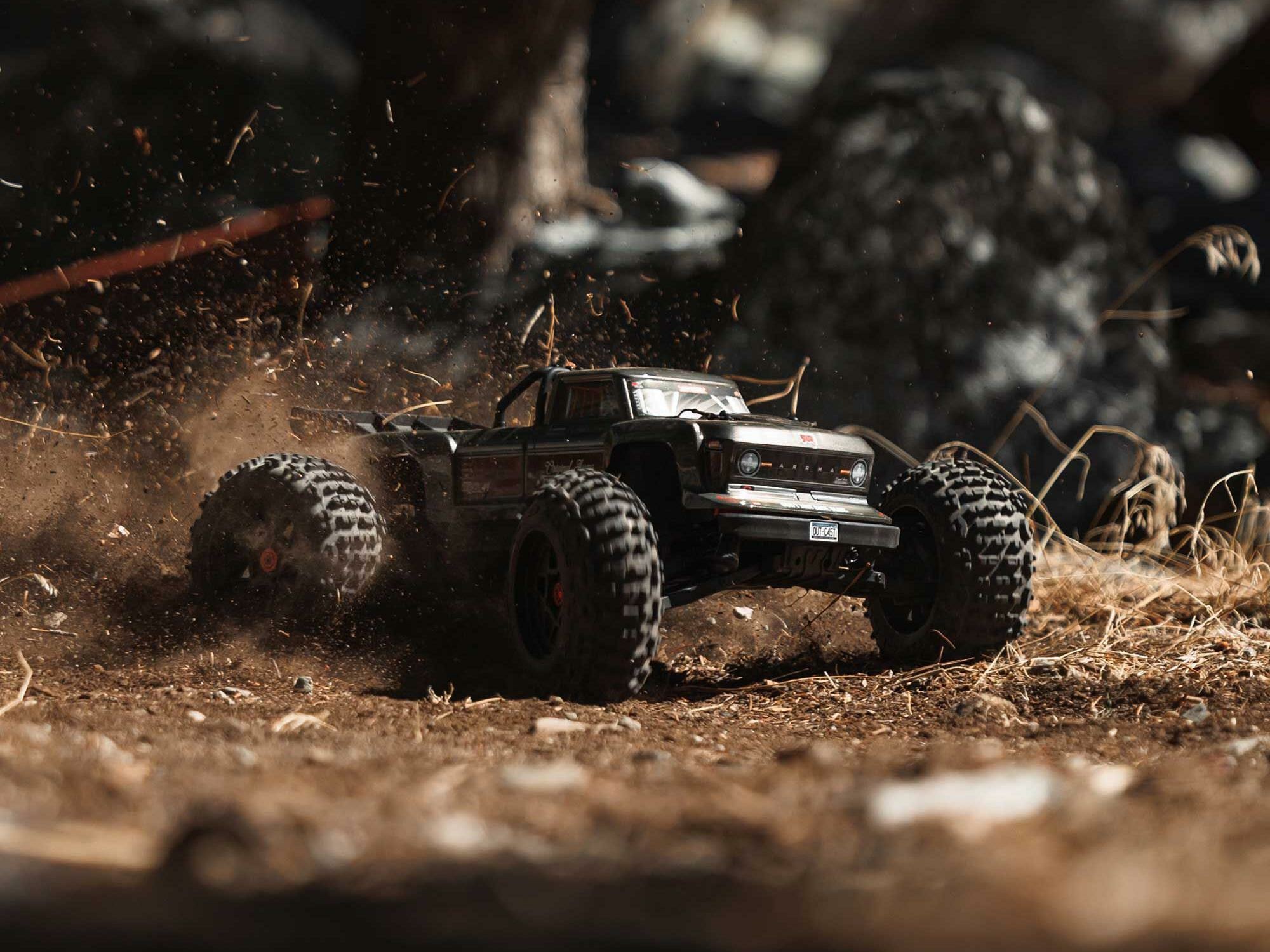 gun metal 1/10 OUTCAST 4S 4X4 BLX Stunt MT (with Centre Diff) - Image 24