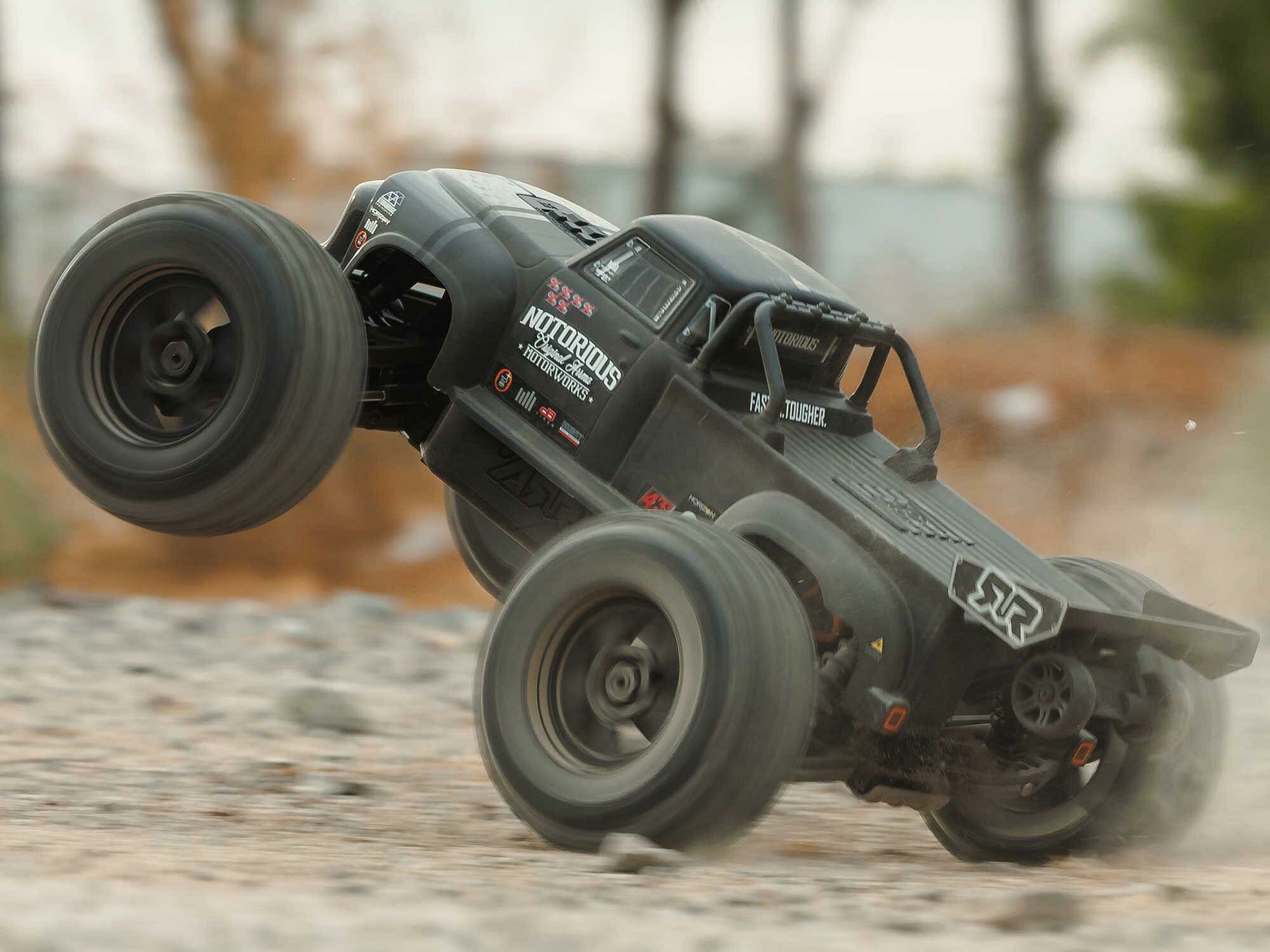 black 1/8 NOTORIOUS 6S V6 4X4 BLX Stunt Truck RTR - Image 15