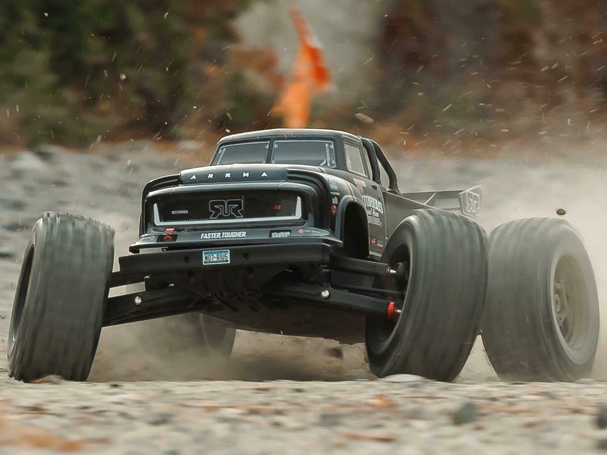 black 1/8 NOTORIOUS 6S V6 4X4 BLX Stunt Truck RTR - Image 21
