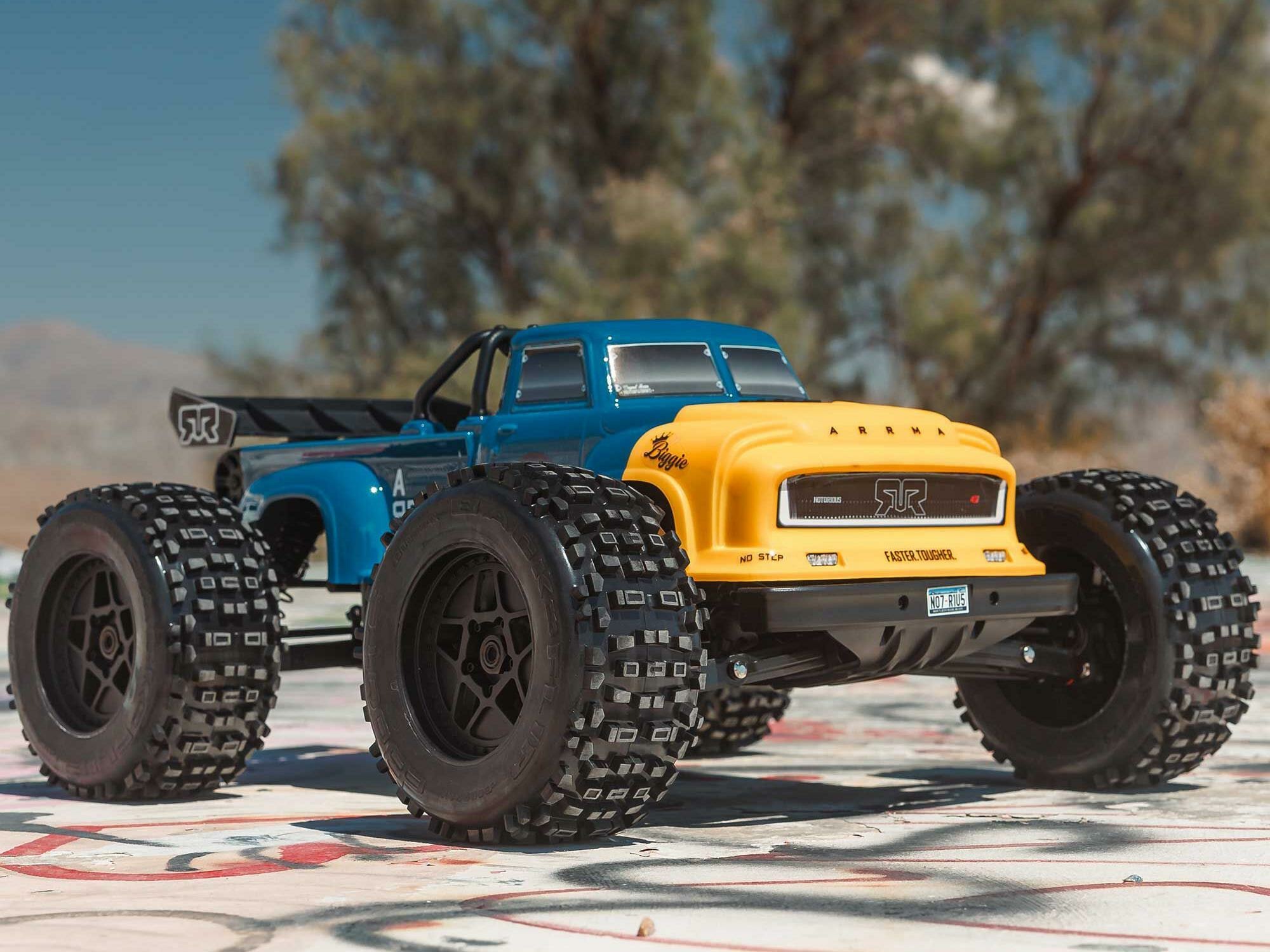blue 1/8 NOTORIOUS 6S V6 4X4 BLX Stunt Truck RTR - Image 21