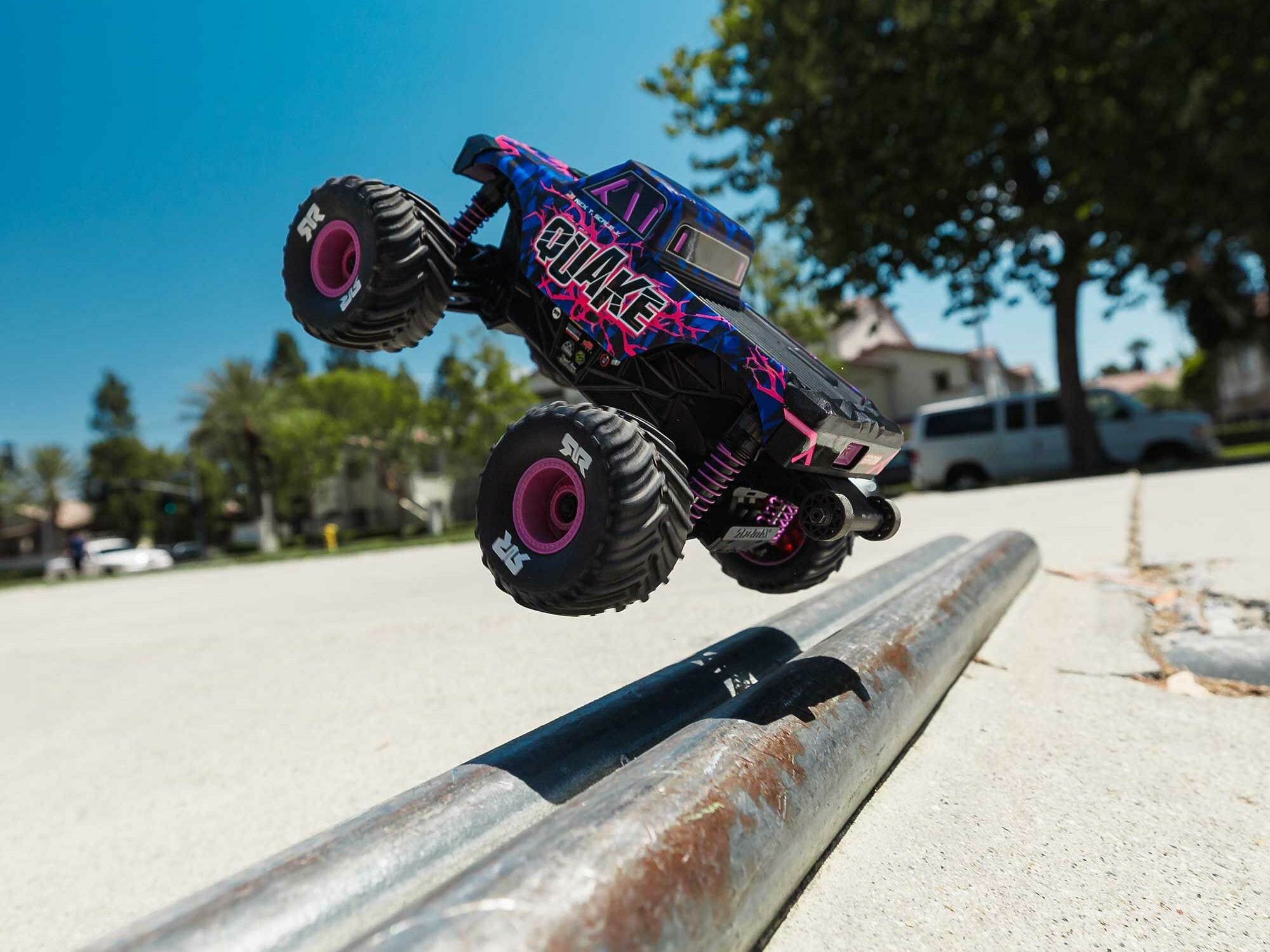 purple 1/16 QUAKE GROM 4X4 RTR Monster Truck - Image 16