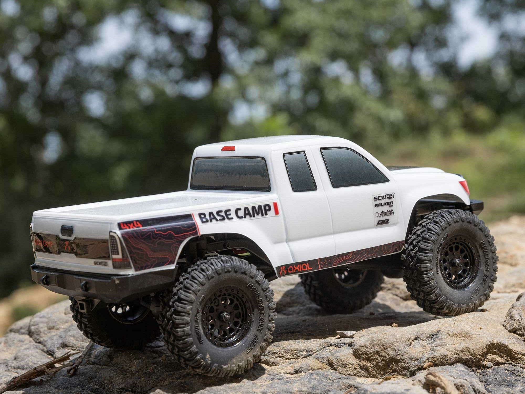 white 1/24 SCX24 Base Camp 4WD Rock Crawler RTR - Image 20