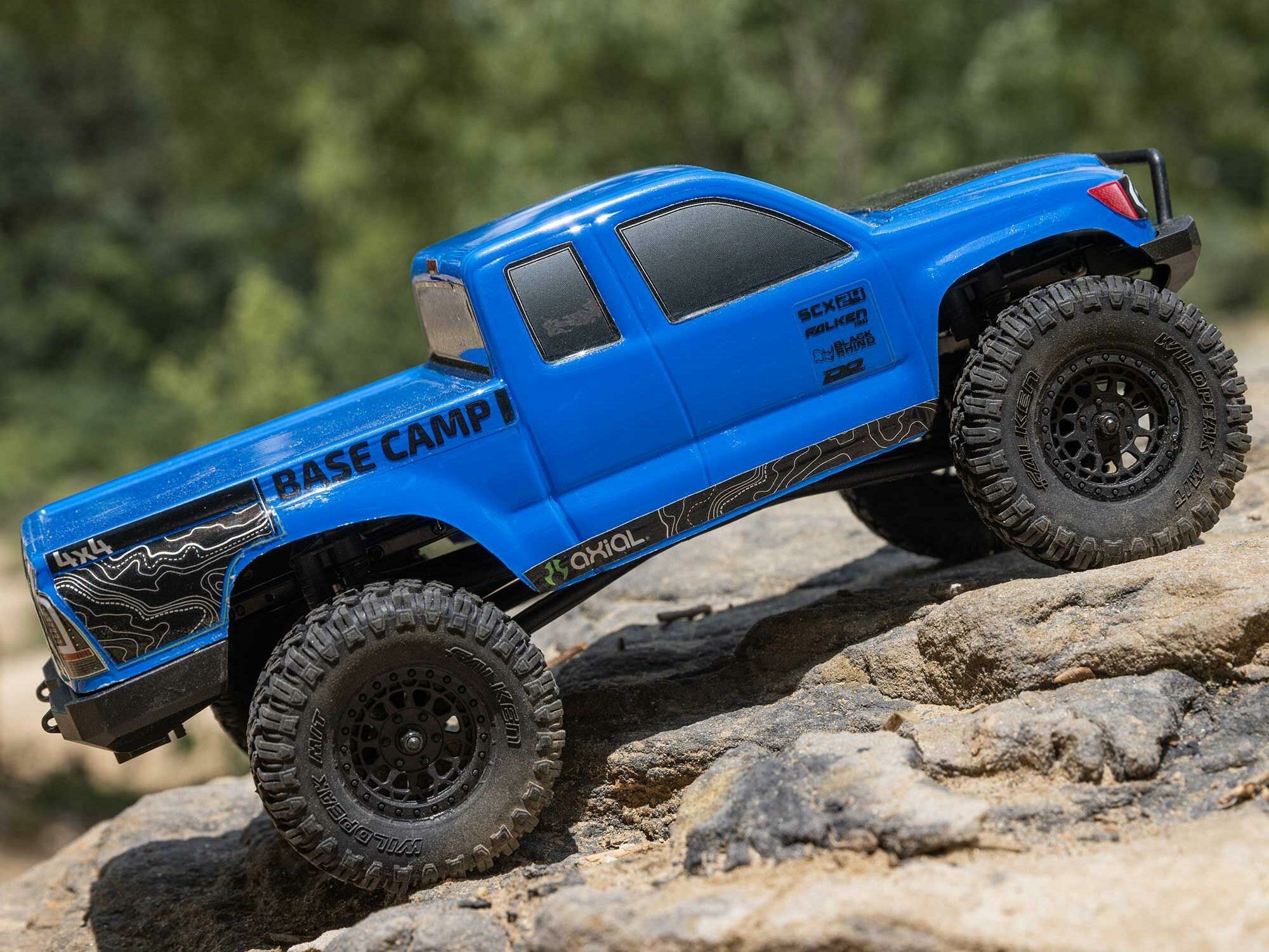 blue 1/24 SCX24 Base Camp 4WD Rock Crawler RTR - Image 17