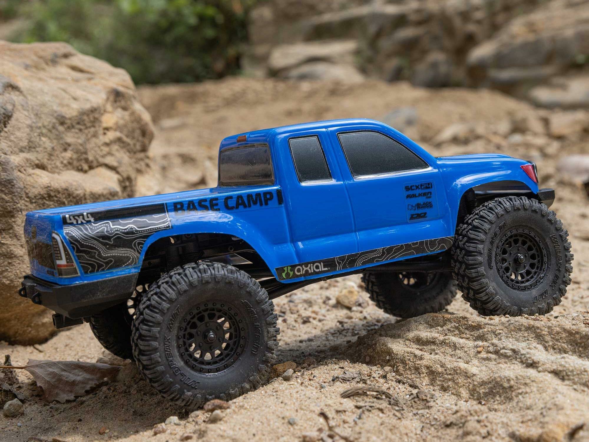 blue 1/24 SCX24 Base Camp 4WD Rock Crawler RTR - Image 20