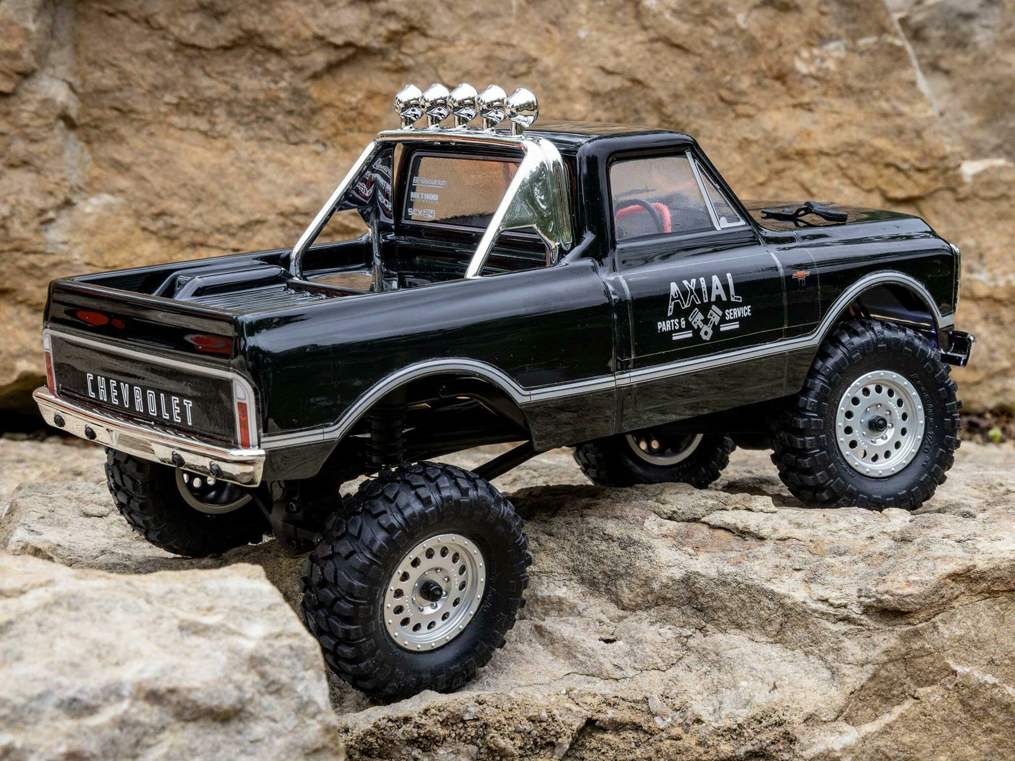 black 1/24 SCX24 1967 Chevrolet C10 4WD Rock Crawler RTR - Image 16