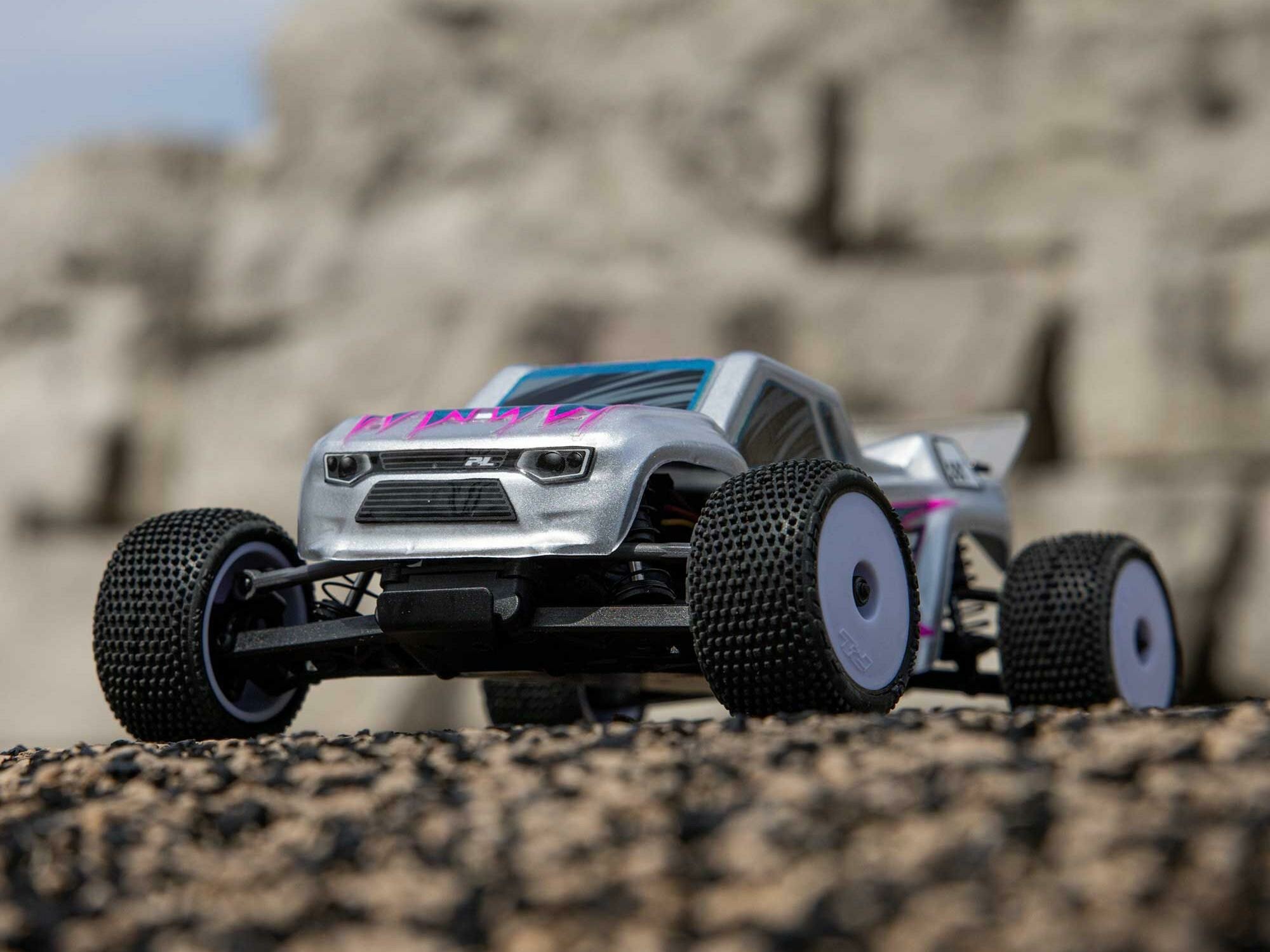 silver 1/28 Micro-T 2WD Stadium Truck RTR - Image 22