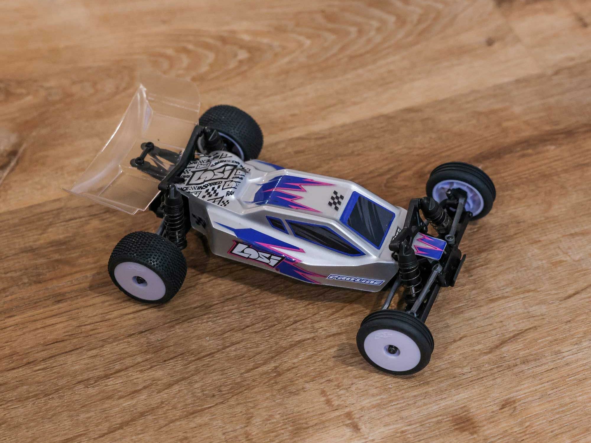 silver 1/24 Micro-B 2WD Buggy RTR - Image 21